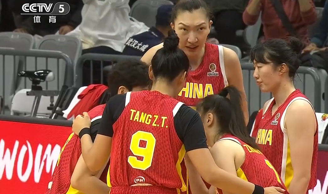 皇冠体育官方入口-出线！中国女篮84-74后，明白宫鲁鸣为何重用新人，真是用心良苦